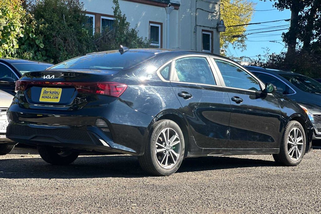 Used 2023 Kia Forte LXS Sedan