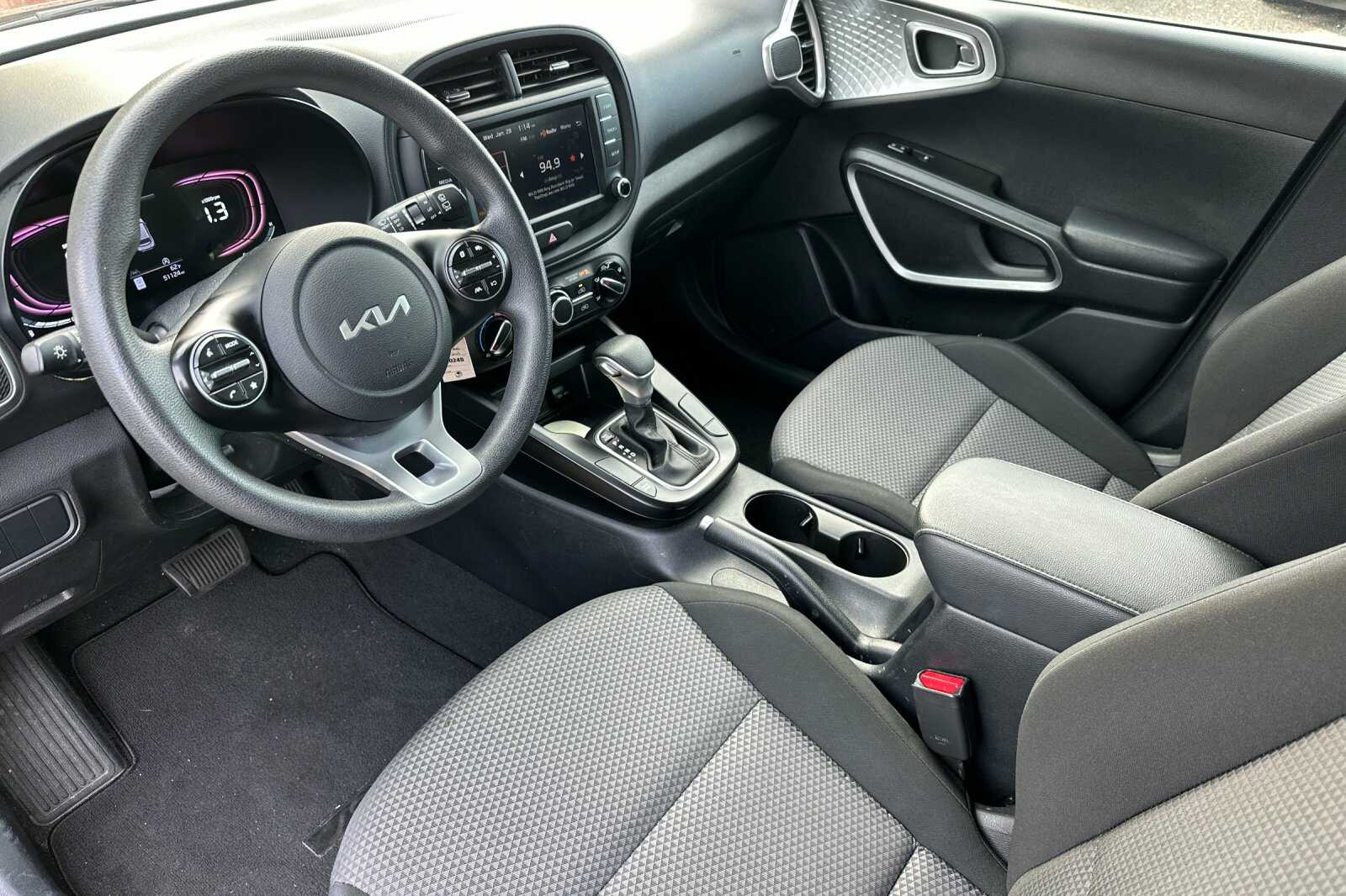2024 Kia Soul LX - Photo 8