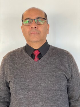 Staff member Sam Amiri from ID_a6d925b877f7