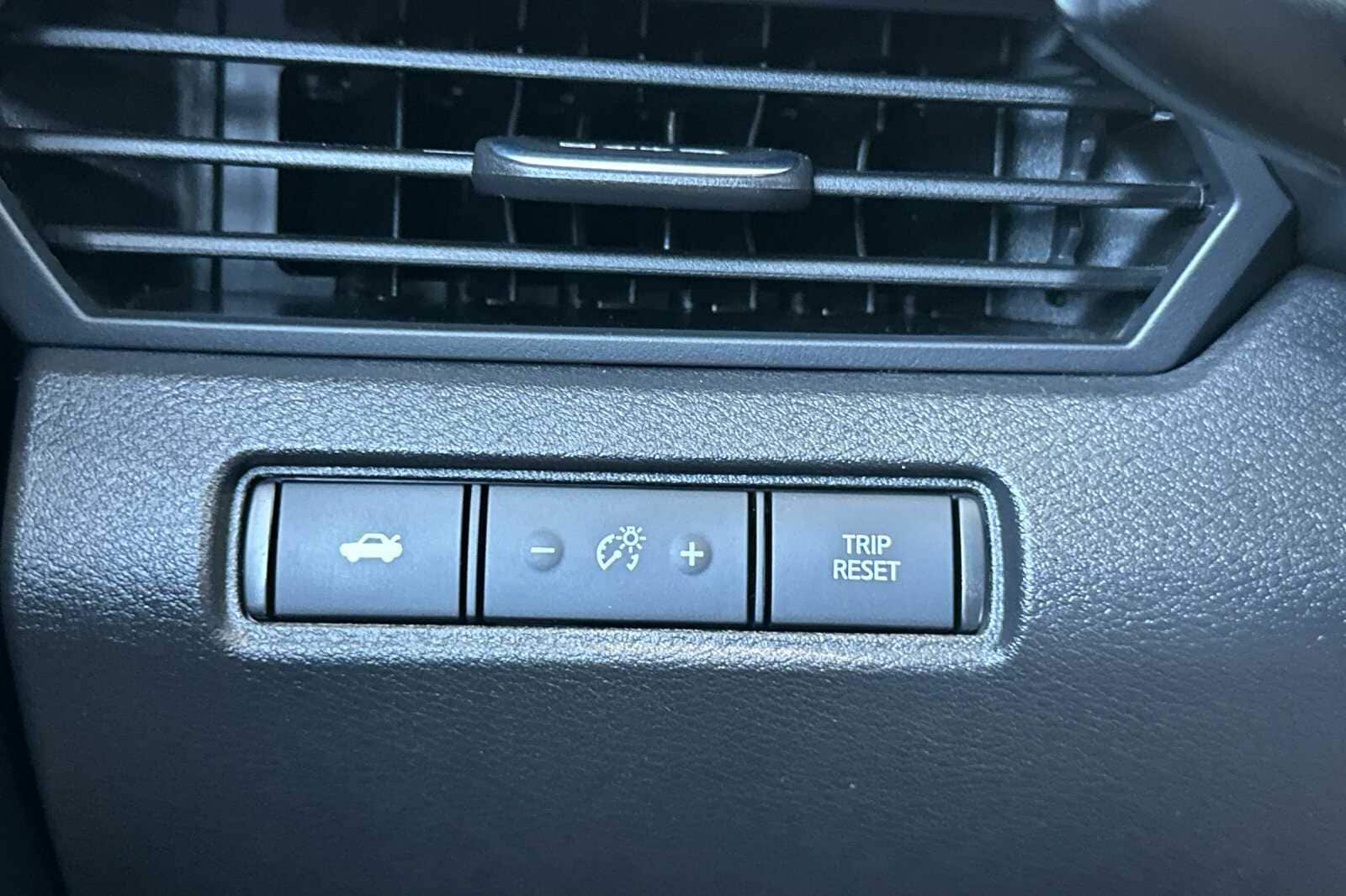 2025 Nissan Altima SV - Photo 25