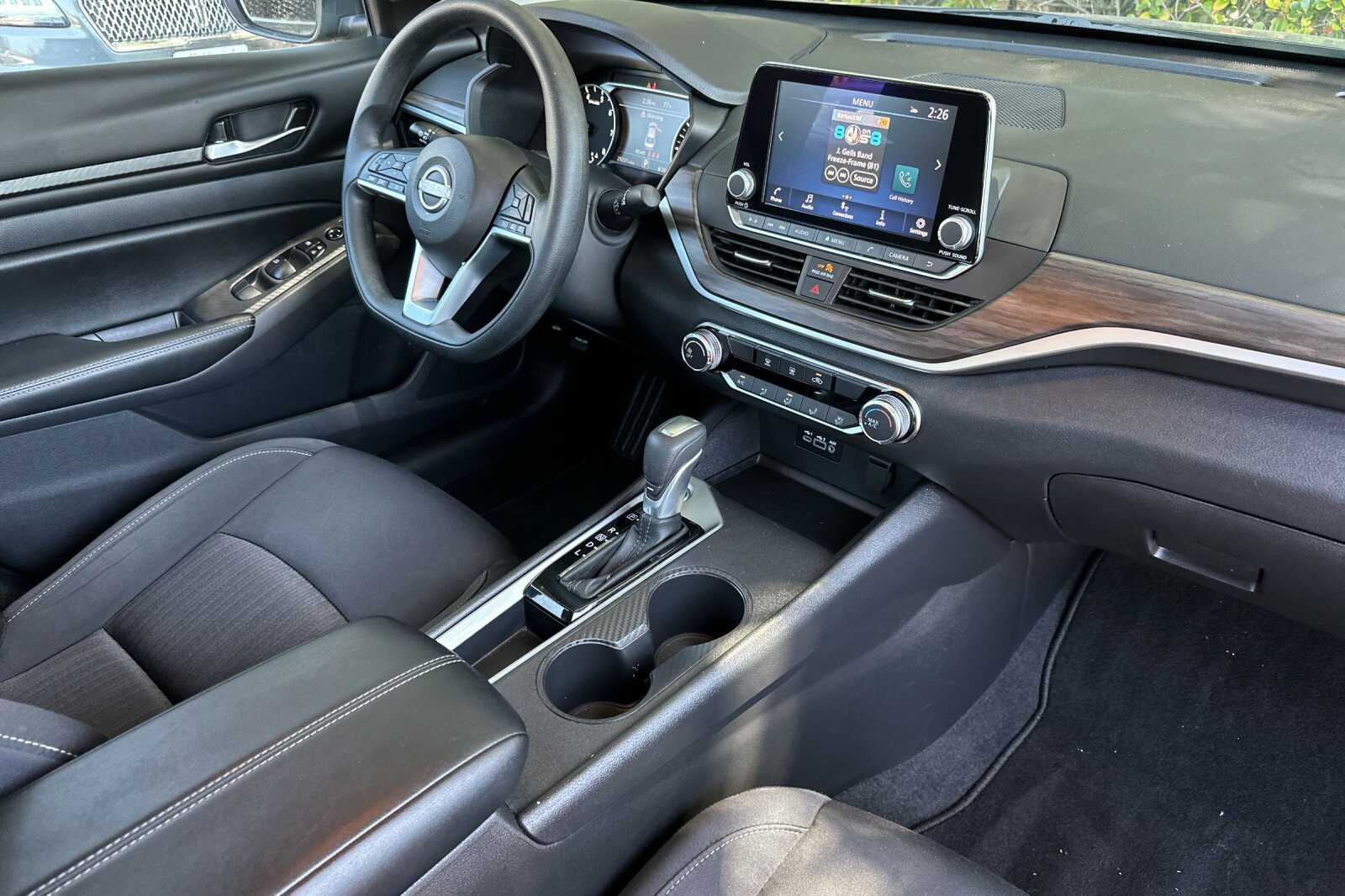 2025 Nissan Altima SV - Photo 13