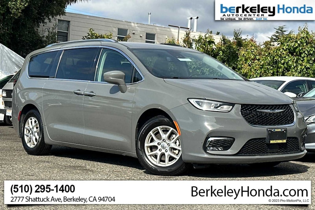 Used 2021 Chrysler Pacifica Touring L Van