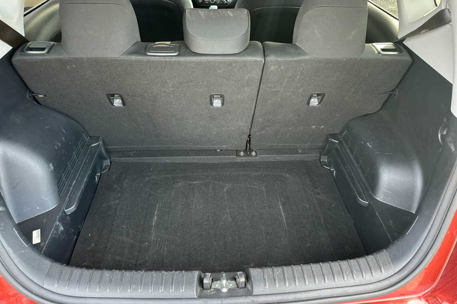 2024 Kia Soul LX - Photo 13