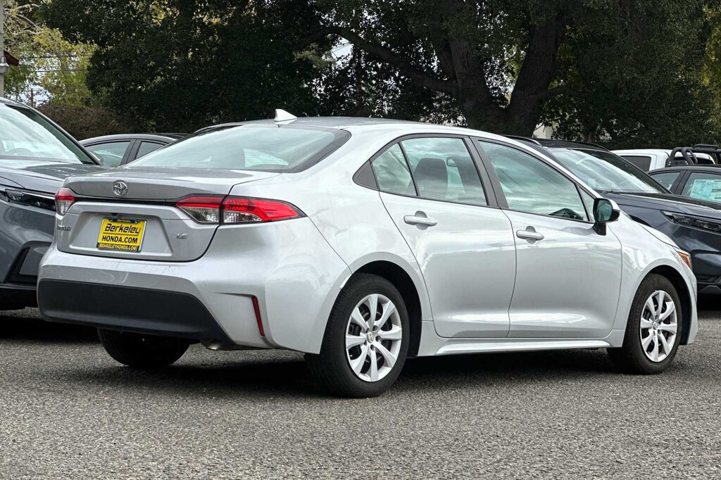 2024 Toyota Corolla LE photo 4