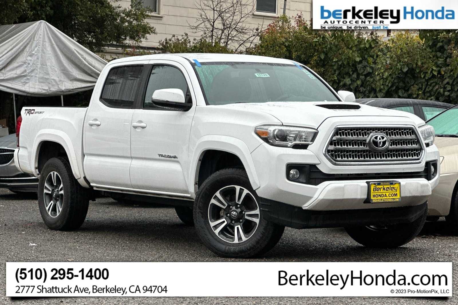 2017 Toyota Tacoma TRD Sport's photo