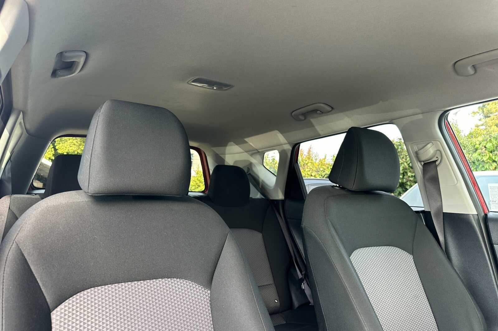 2024 Kia Soul LX - Photo 15