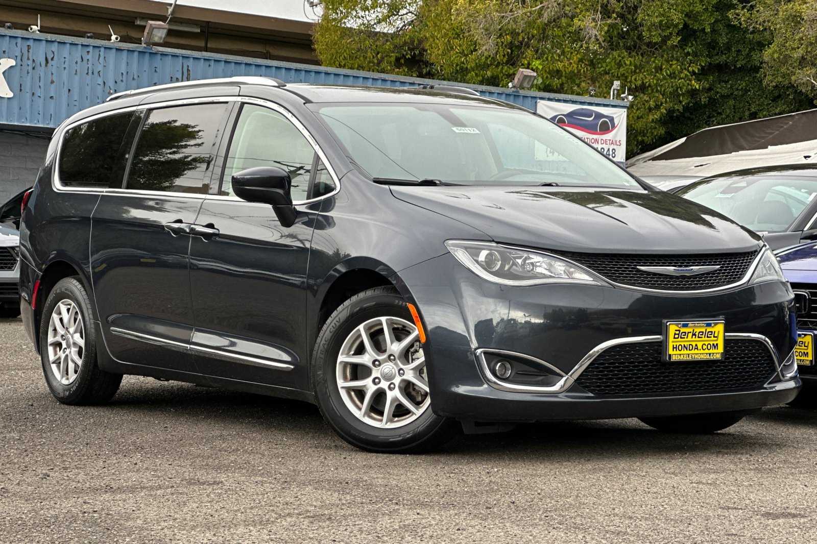 Used 2020 Chrysler Pacifica Touring L with VIN 2C4RC1BGXLR140405 for sale in Berkeley, CA