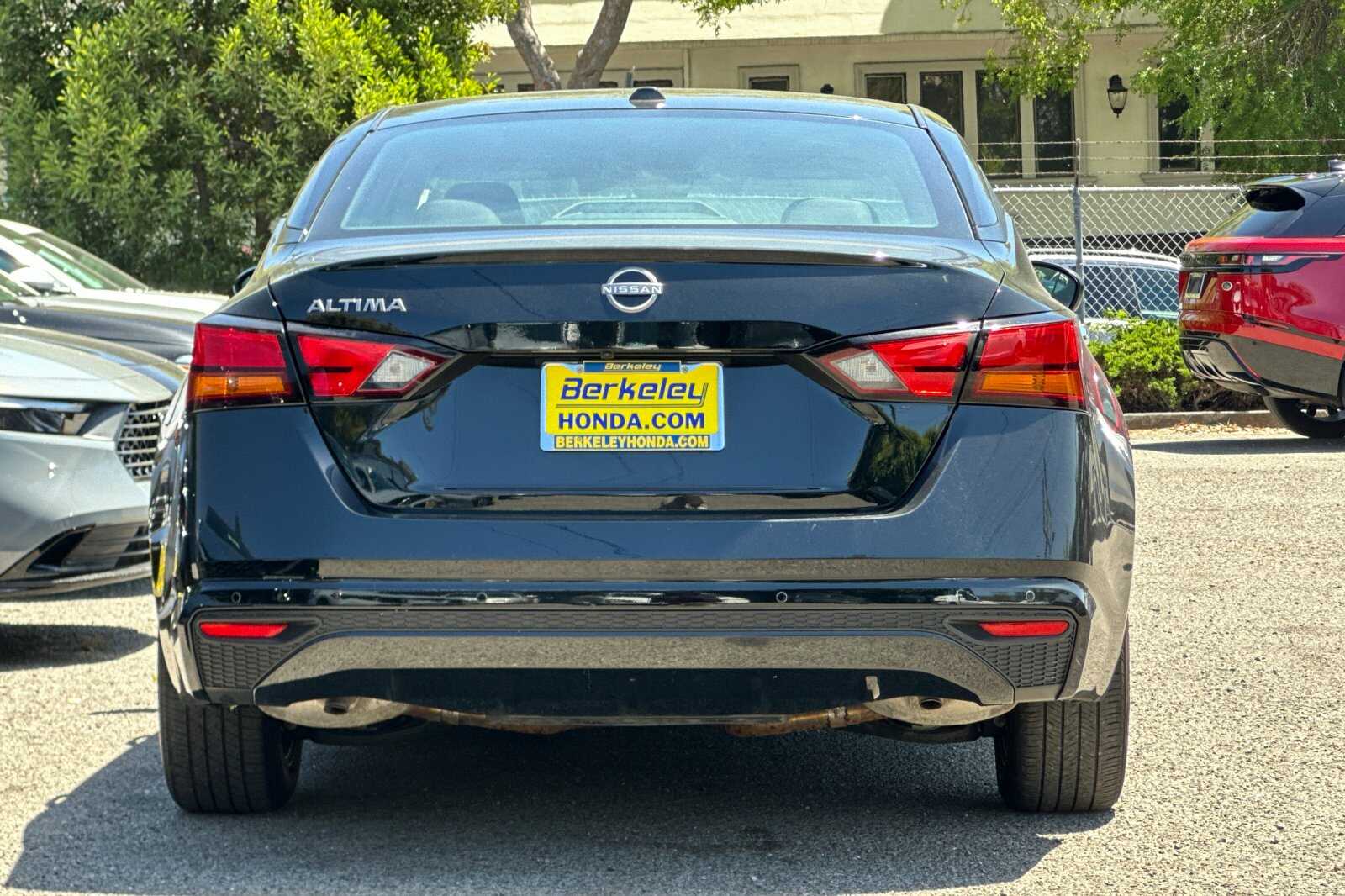 2025 Nissan Altima SV - Photo 5