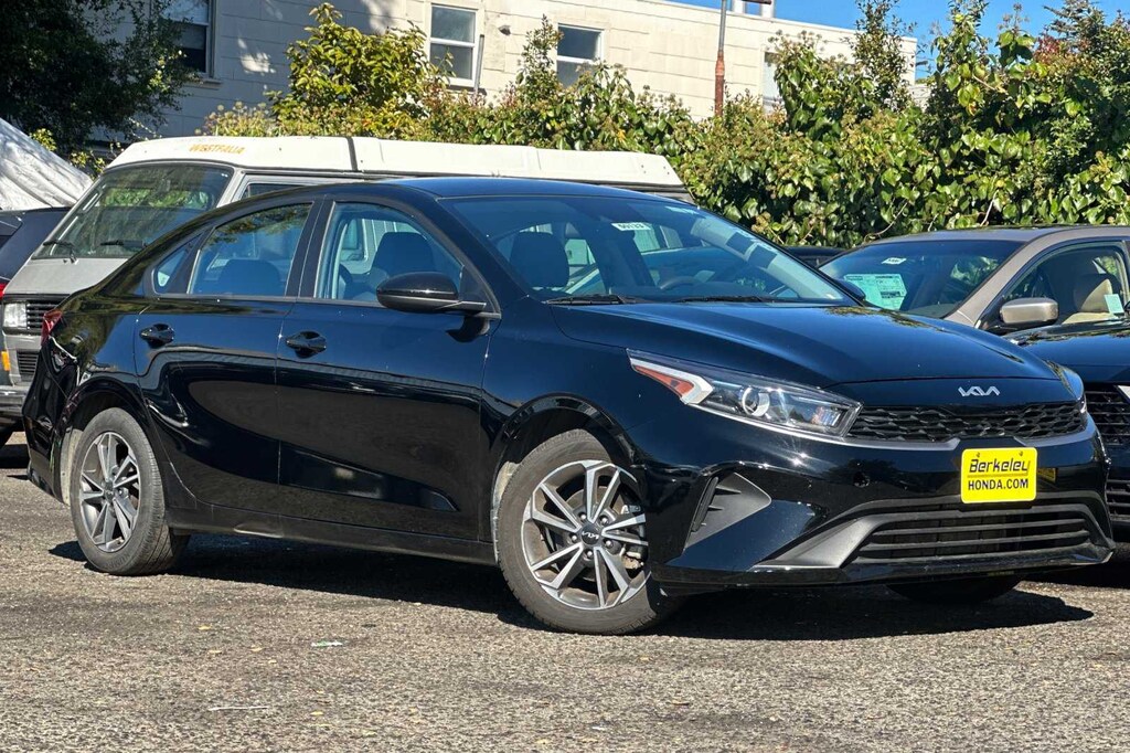 Used 2023 Kia Forte LXS Sedan
