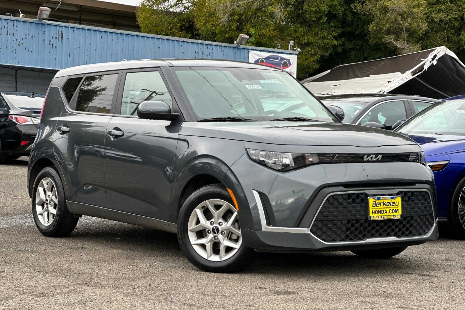 Used 2023 Kia Soul LX with VIN KNDJ23AU8P7888581 for sale in Berkeley, CA