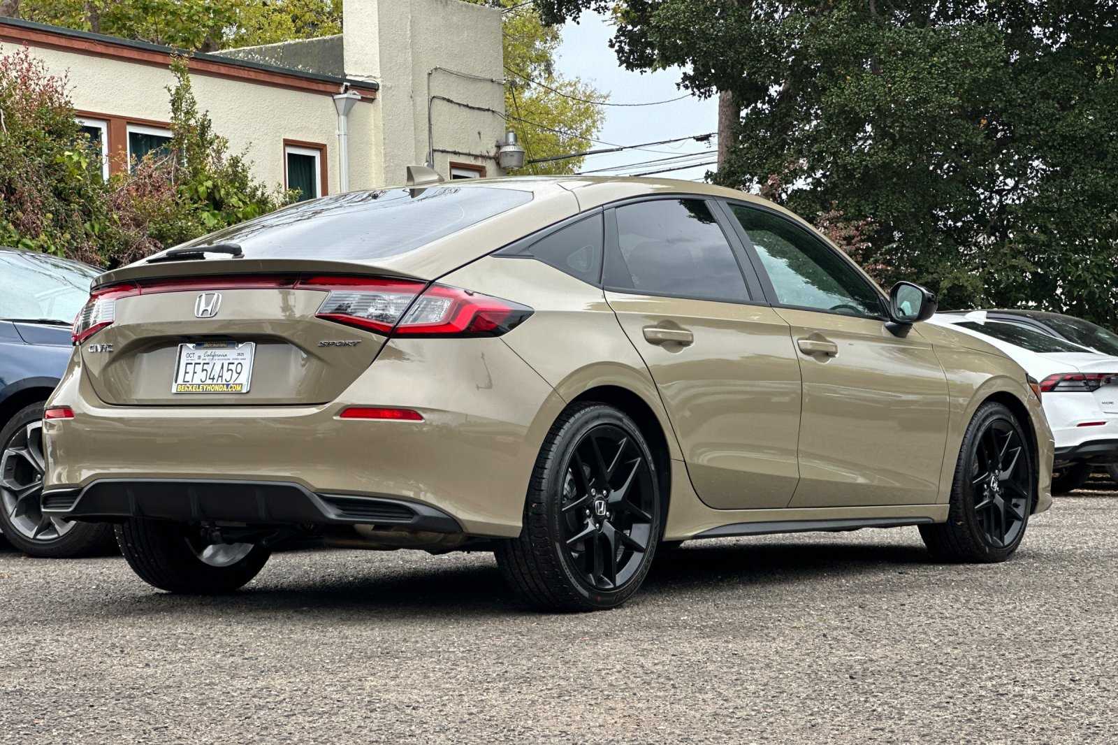 2025 Honda Civic Sport photo 4