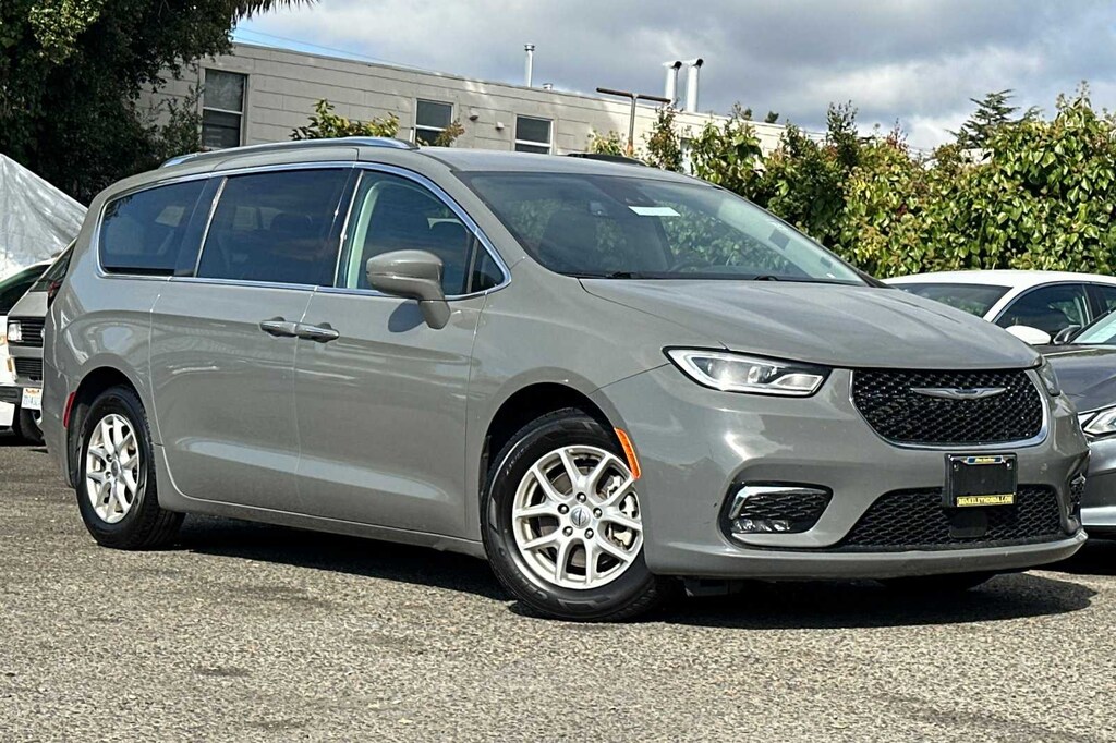 Used 2021 Chrysler Pacifica Touring L Van