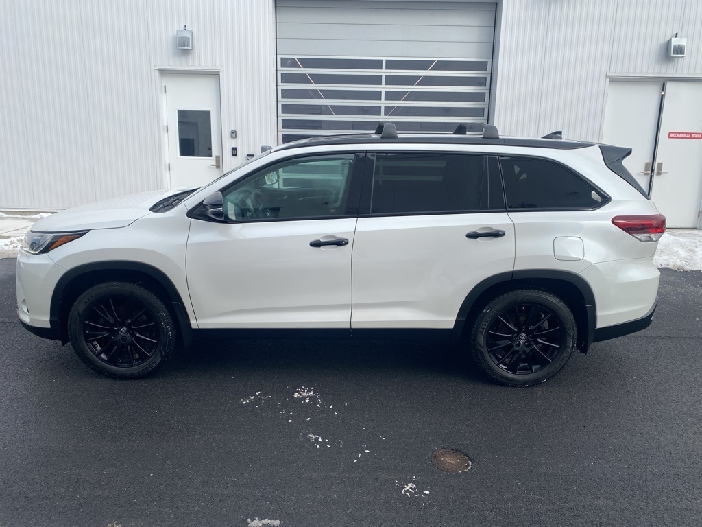 2019 Toyota Highlander SE's photo