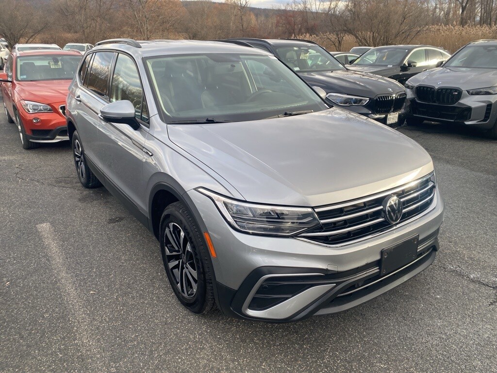 2022 Volkswagen Tiguan S photo 2