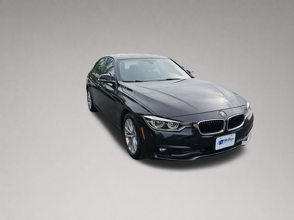 2018 BMW 3 Series 320i xDrive Sedan's photo