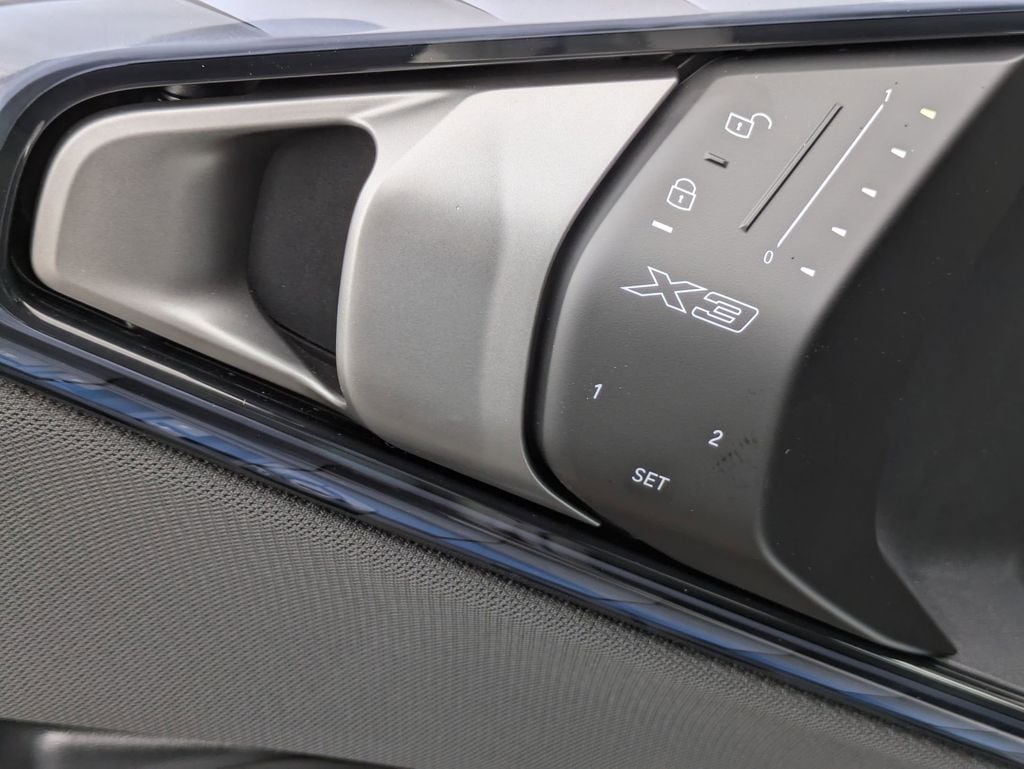 2026 BMW X3 30 - Photo 12