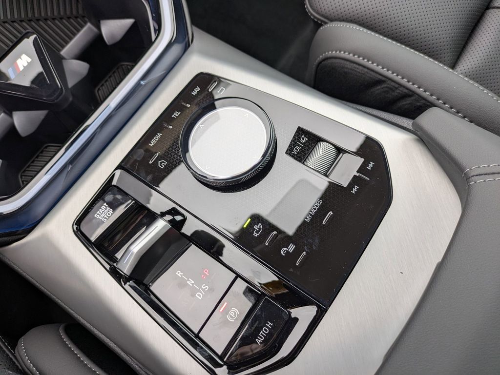 2026 BMW X3 30 - Photo 27