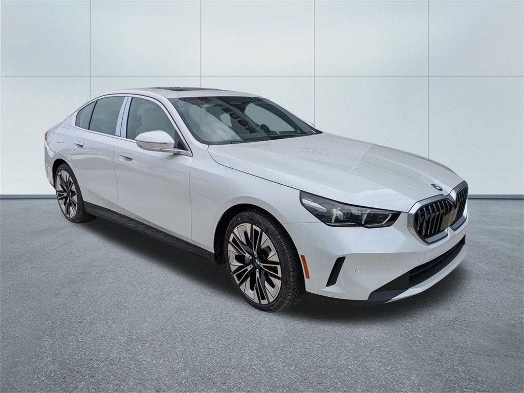 New 2026 BMW 530i xDrive Sedan