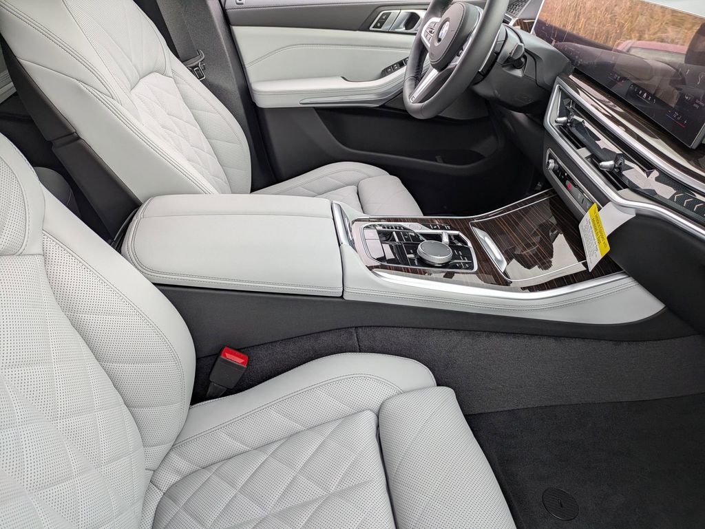 2026 BMW X5 40i - Photo 37