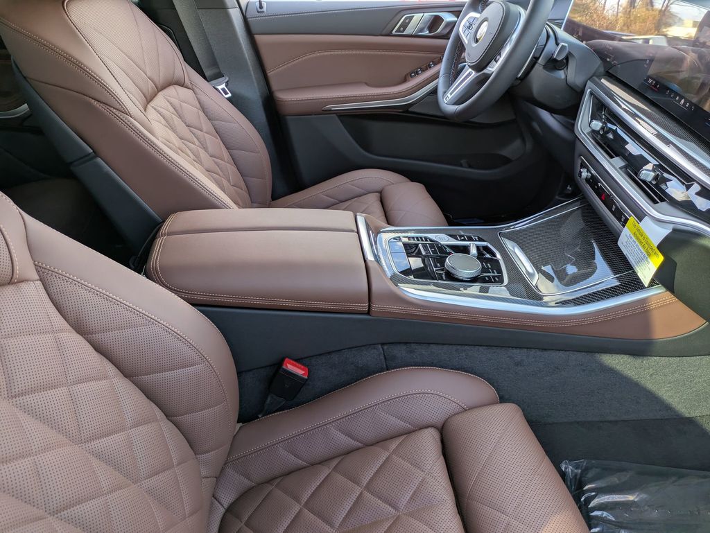 2026 BMW X5 M60i - Photo 37