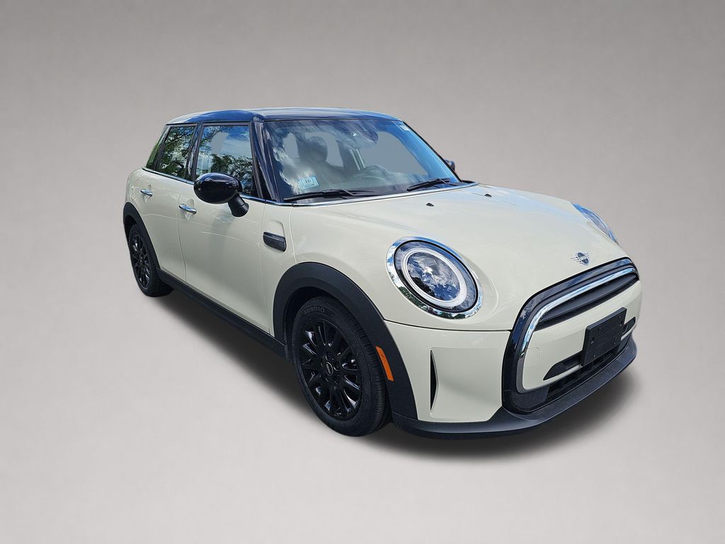 2023 MINI Hardtop Cooper's photo