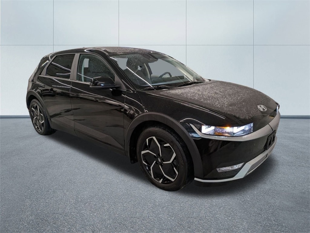 2022 Hyundai IONIQ 5 SE's photo