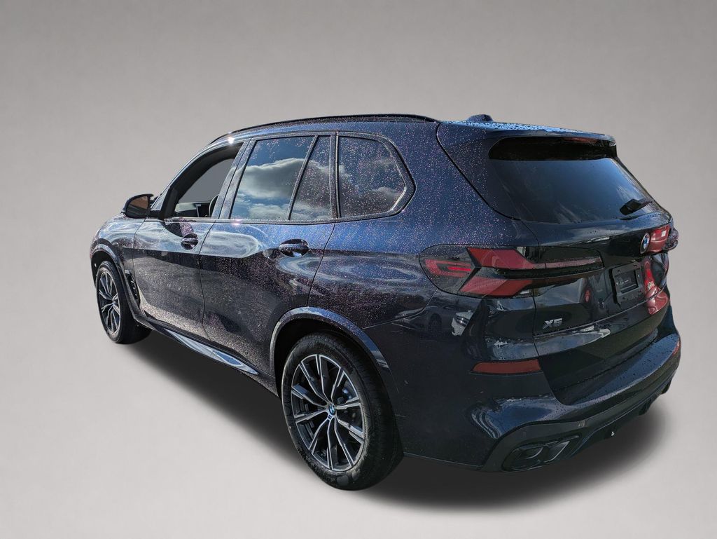 2026 BMW X5 M60i - Photo 6