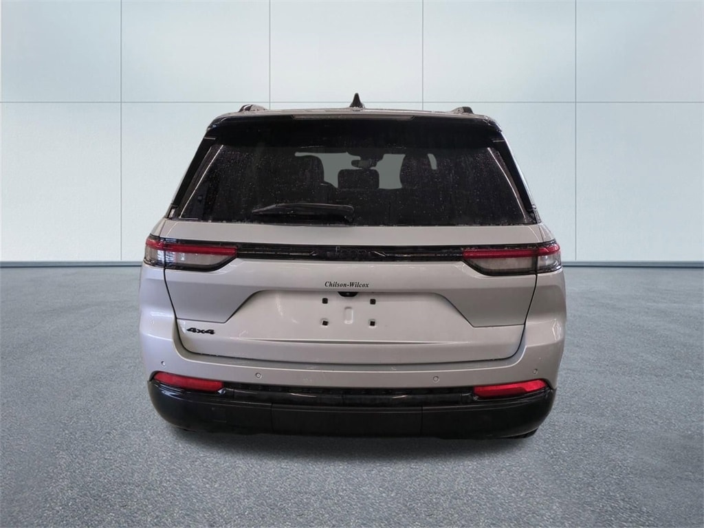 Used 2023 Jeep Grand Cherokee Altitude SUV