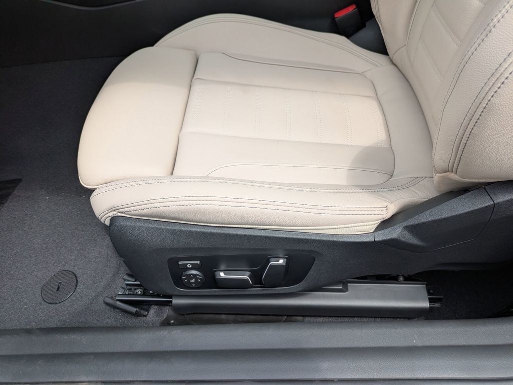 2025 BMW 2 Series 230i - Photo 15