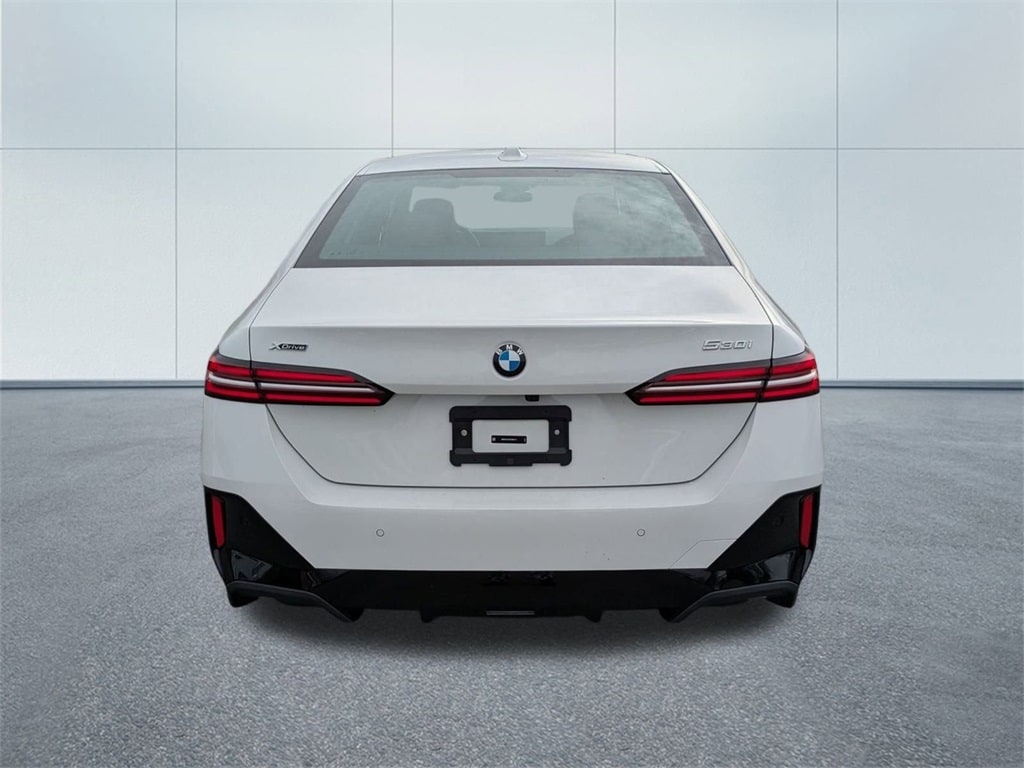 New 2026 BMW 530i xDrive Sedan