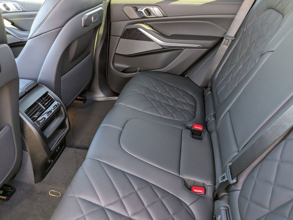 2026 BMW X5 50e - Photo 31