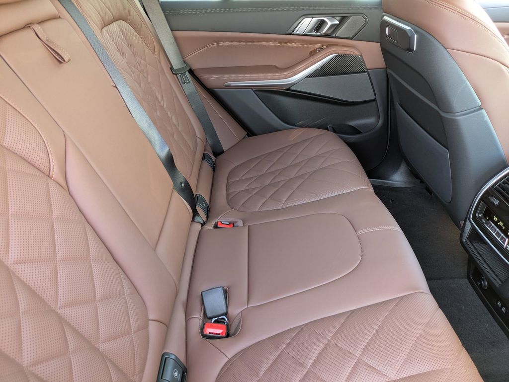 2026 BMW X5 M60i - Photo 36