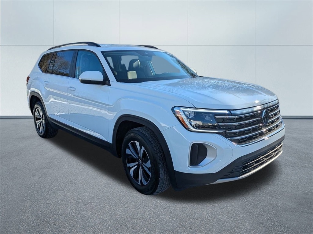 2024 Volkswagen Atlas SE's photo