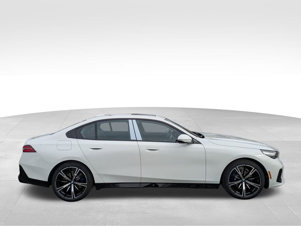 New 2026 BMW 530i xDrive Sedan