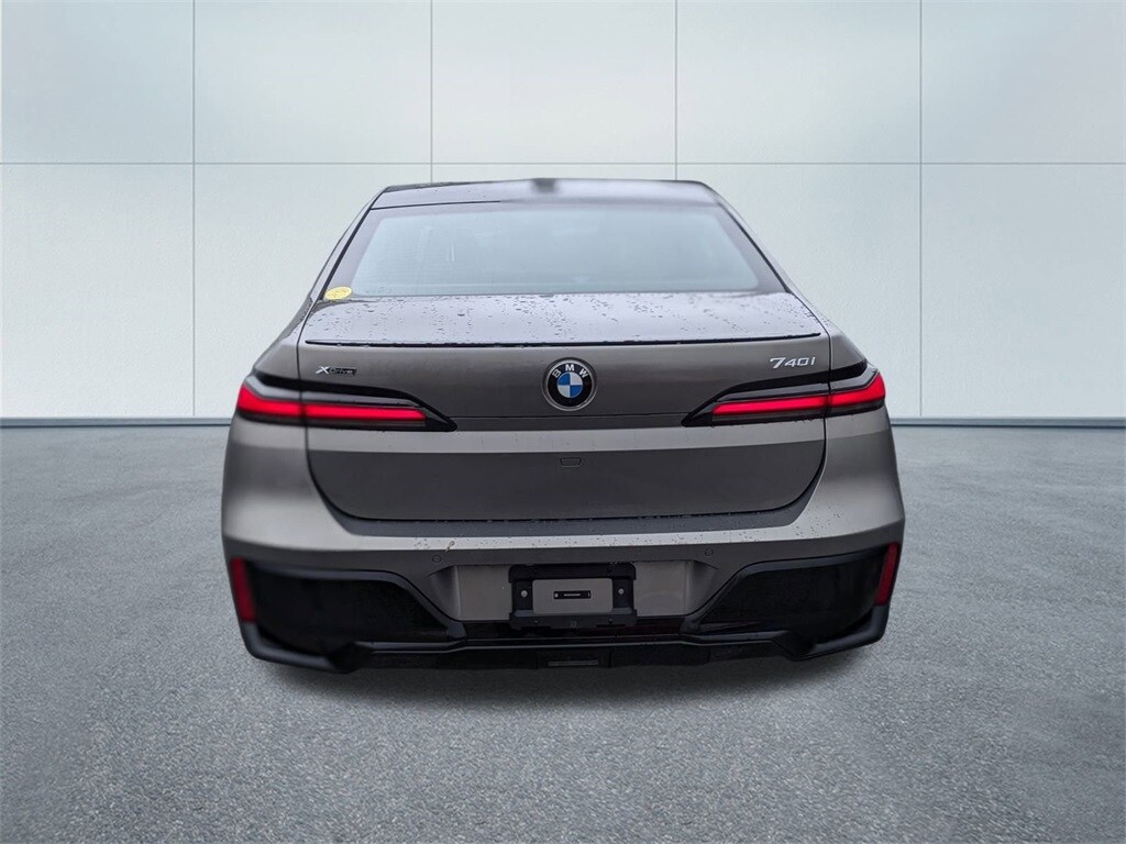 2025 Bmw 740i xDrive photo 3