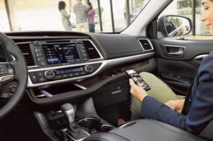 2018 Toyota Highlander Interior