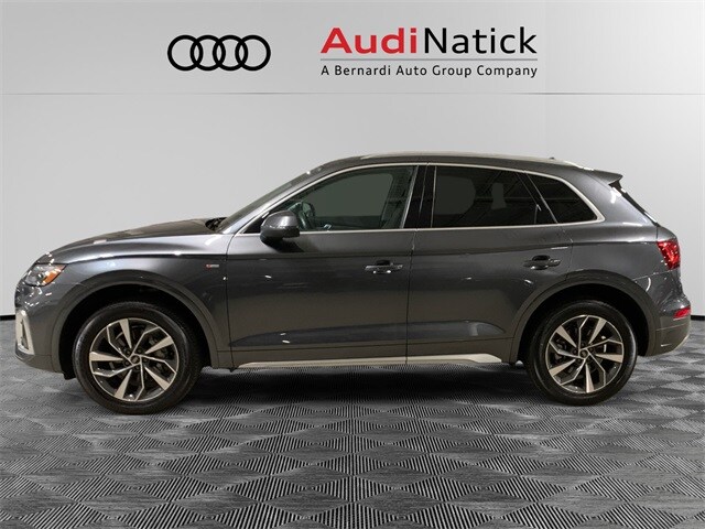 2022 Audi Q5 45 S line Premium Plus photo 2