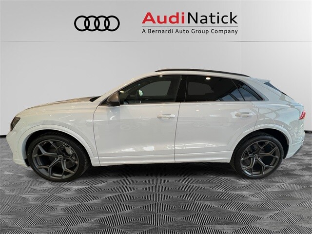 2025 Audi RS Q8 photo 2