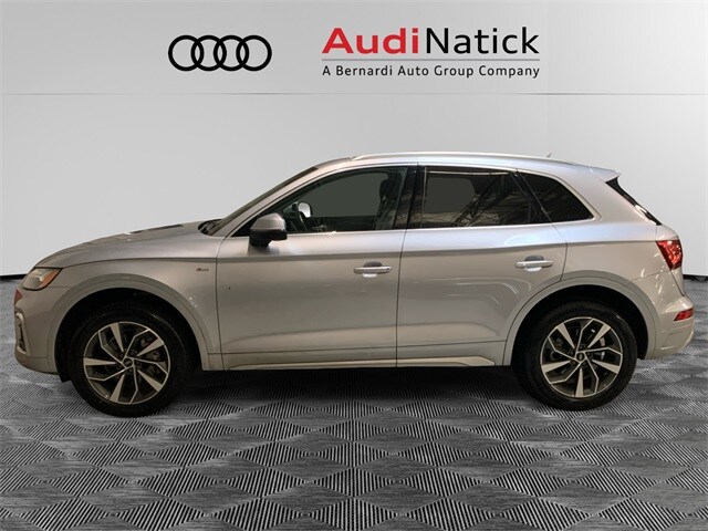 2023 Audi Q5 45 S line Premium Plus photo 2