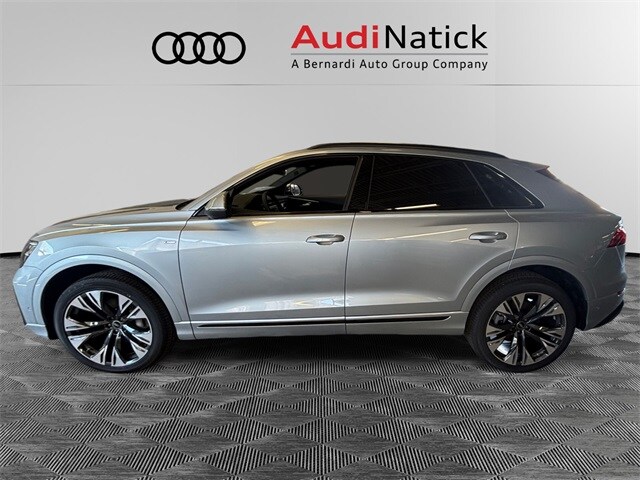 2025 Audi Q8 55 Premium Plus photo 2
