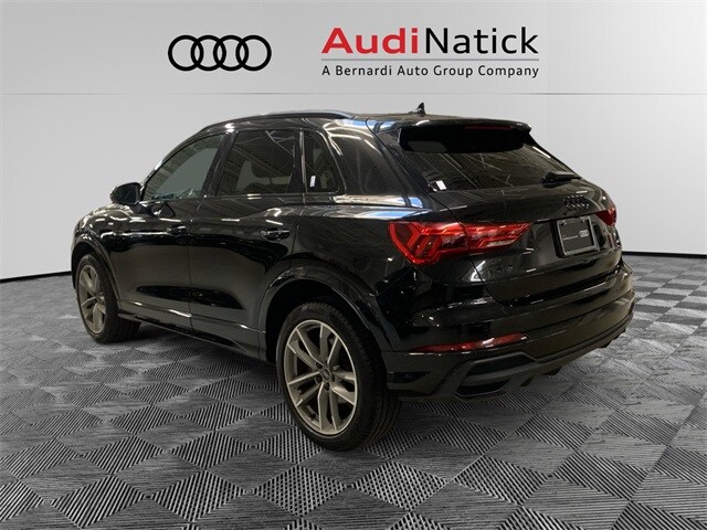 2023 Audi Q3 S line Premium Plus photo 3