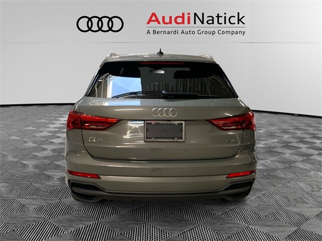 2023 Audi Q3 S line Premium Plus photo 4