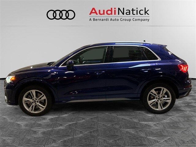 2022 Audi Q3 S line Premium Plus photo 2