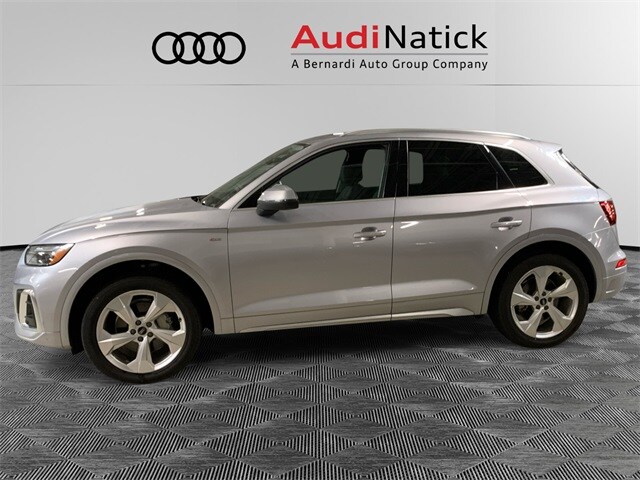 2022 Audi Q5 45 S line Premium Plus photo 2