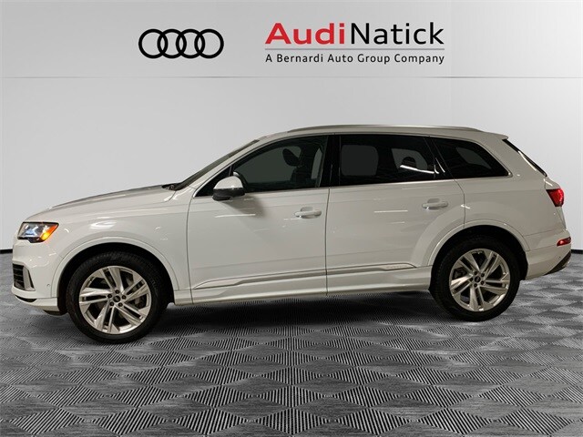2022 Audi Q7 55 Premium Plus photo 2