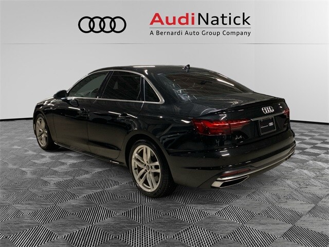 2022 Audi A4 45 S line Premium Plus photo 3