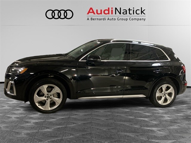 2022 Audi Q5 45 S line Premium Plus photo 2