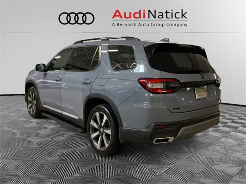Used 2023 Honda Pilot Touring SUV