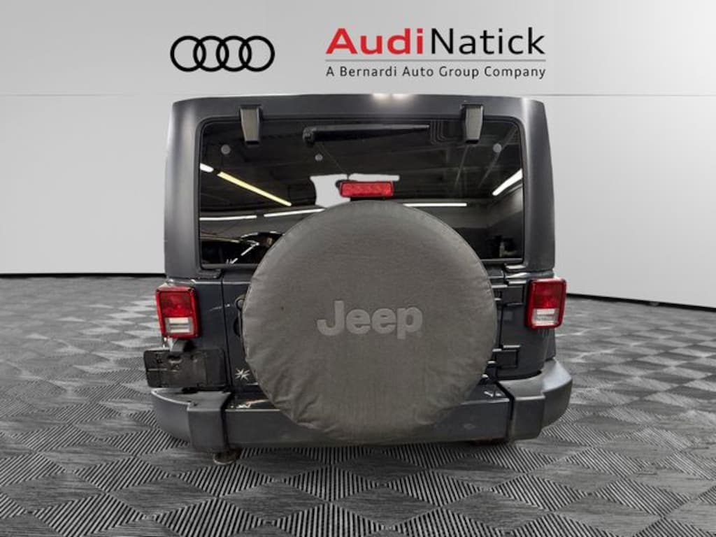 Used 2017 Jeep Wrangler Unlimited Sahara SUV