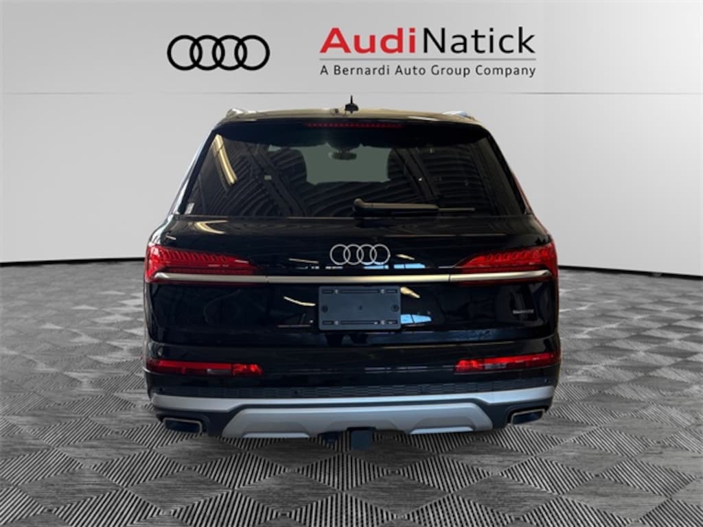 New 2025 Audi Q7 55 Premium Plus SUV